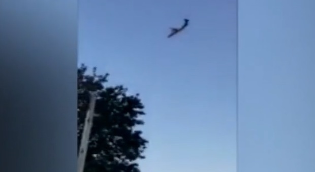 aereo-distrutto-nord-america-sucidio-