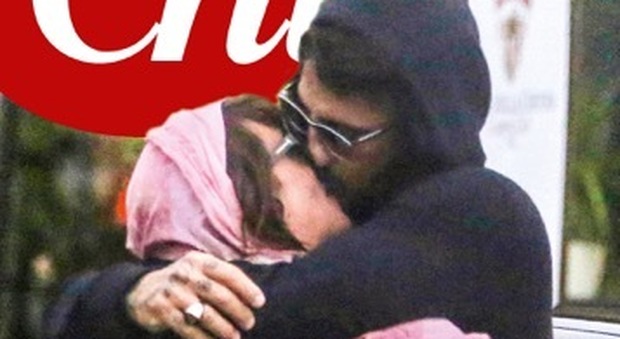 fabrizio-corona-asia-argento-bacio-fidanzati