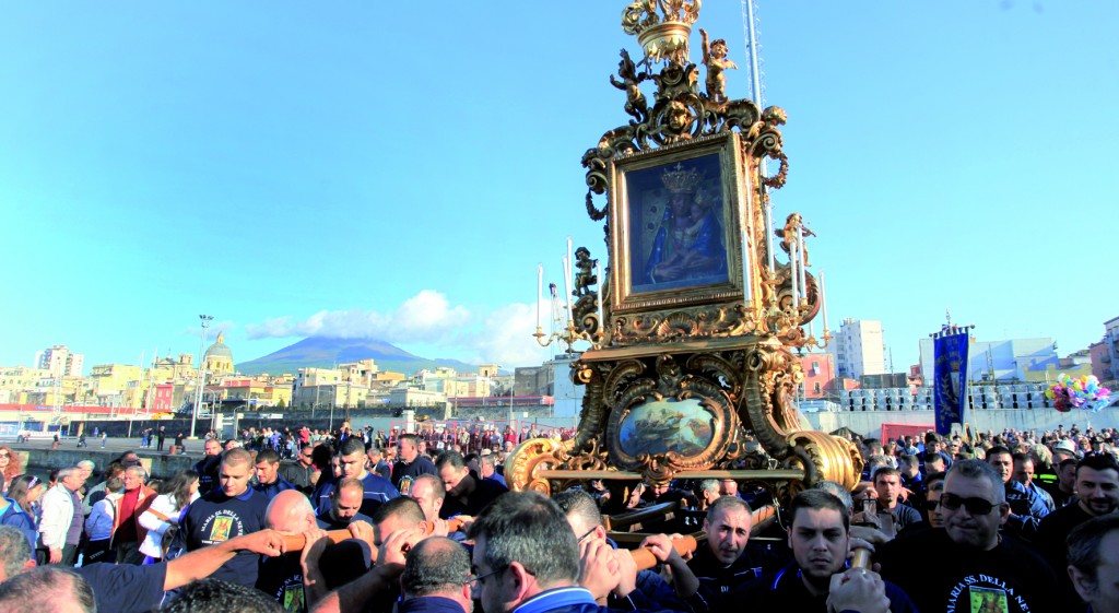 MADONNA-DELLA-NEVE-processione