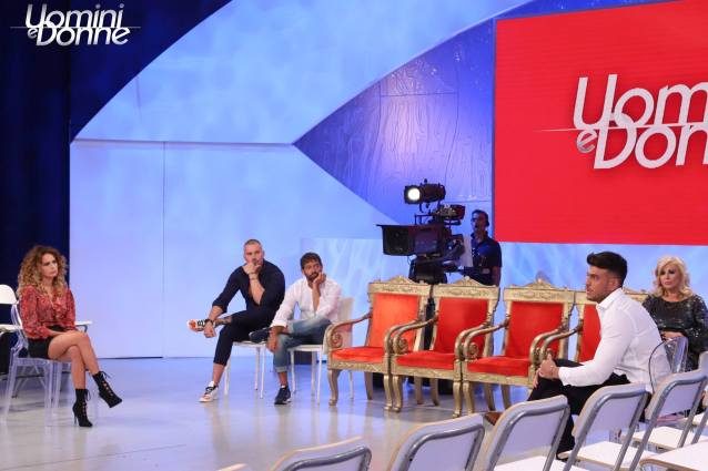 sara-affi-fella-luigi-mastroianni-uomini-e-donne-scontro-lite