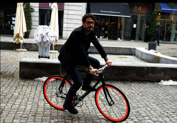 fabrizio-corona-bicicletta-incidente