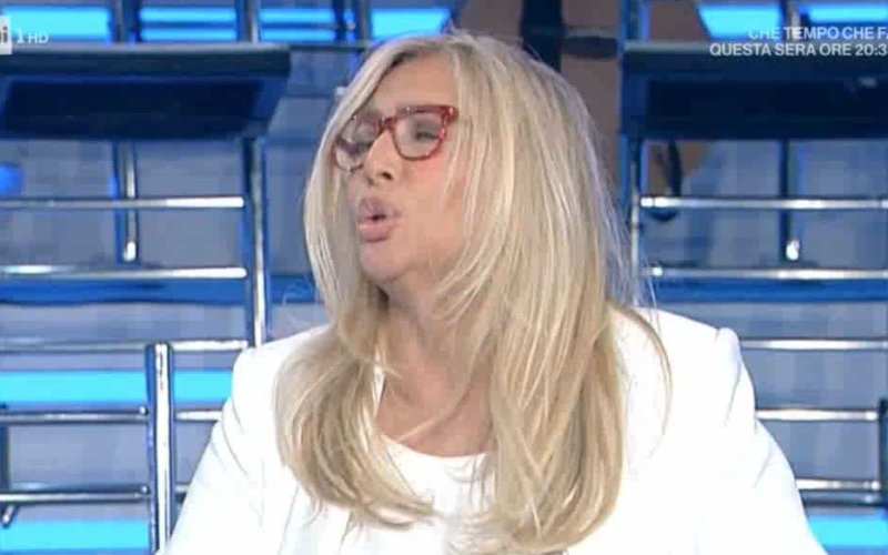 mara-venier-domenica-in-incidente-caduta