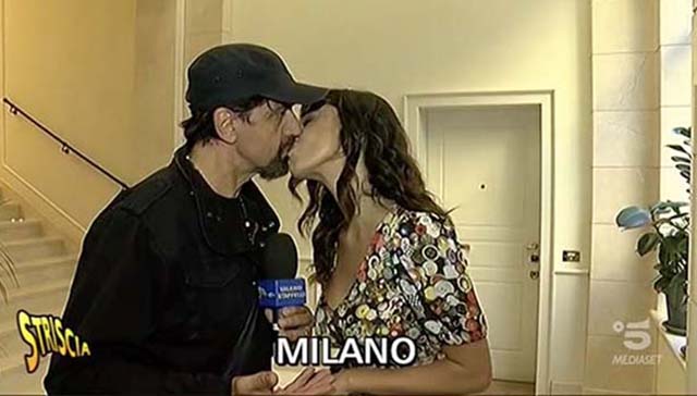 staffelli-belen-rodriguez-tapiro-bacio