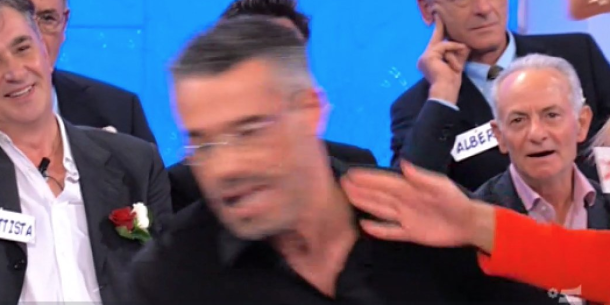 uomini-e-donne-trono-over-schiaffo