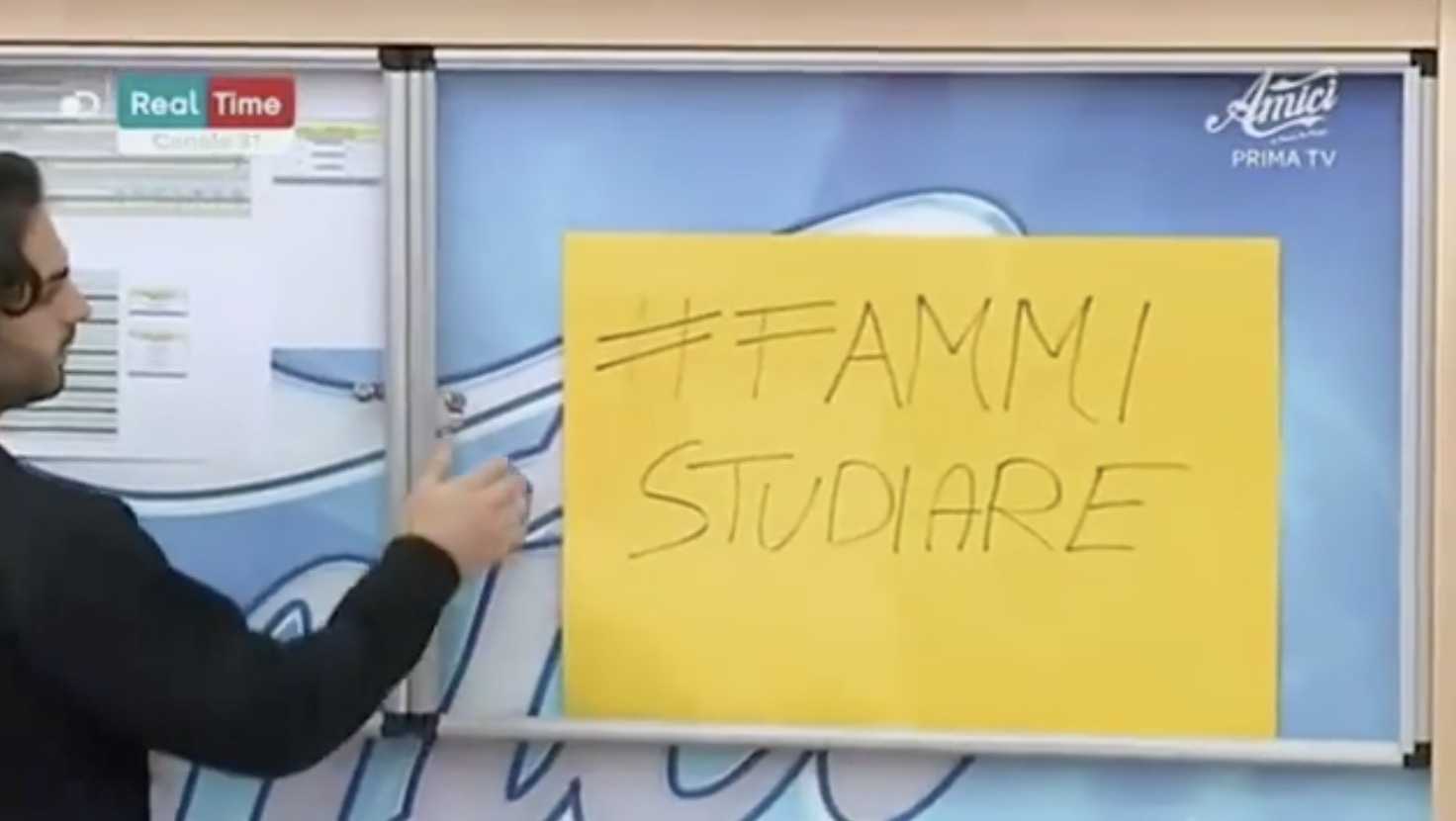 amici-maria-de-filippi-scuola-occupano-marco-veronica-peparini amici-maria-de-filippi-scuola-occupano-marco-veronica-peparini