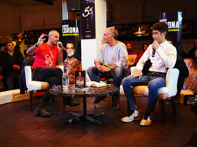fabrizio-corona-carlos-giletti-libro-non-mi-avete-fatto-niente