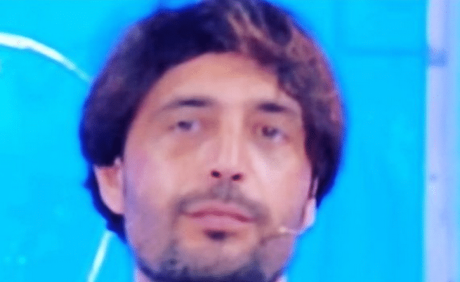 uomini e donne armando preso in giro per i miei capelli non mi infastidisce anzi ne sono felicissimo 5ecbefb02c16e
