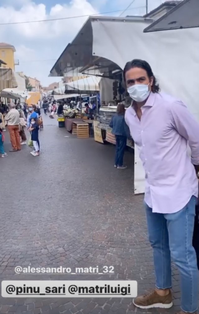 Federica Nargi va con Matri a trovare i suoceri che hanno ancora un banco al mercato