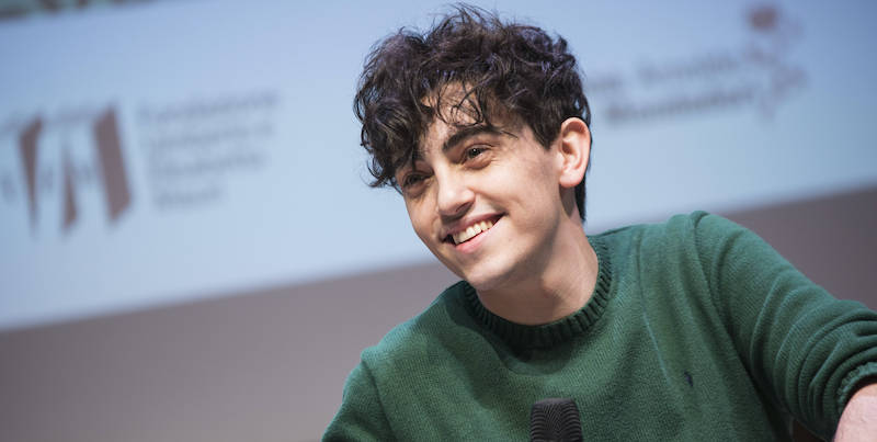 Il cantante Michele Bravi ha patteggiato un anno e 6 mesi per omicidio stradale, ma la pena è stata sospesa – Il Post