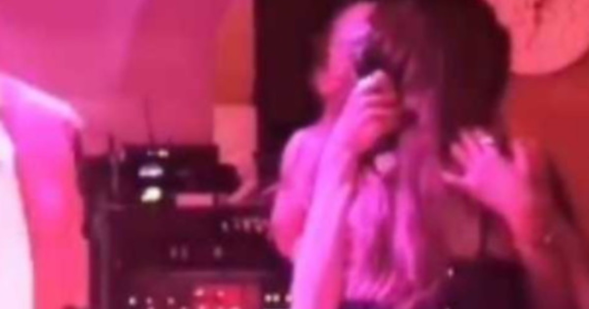 Belen Rodriguez, la foto che manda su tutte le furie Maurizio Costanzo: “Chi ha il coraggio di parlare?”