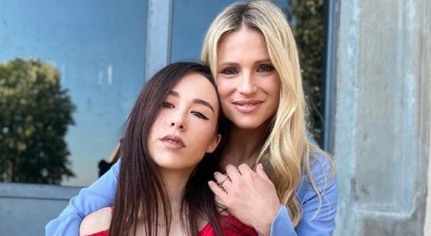 Michelle Hunziker, Aurora Ramazzotti: «Avevo 14 anni e dicevano che mamma era più bella, ho sofferto»