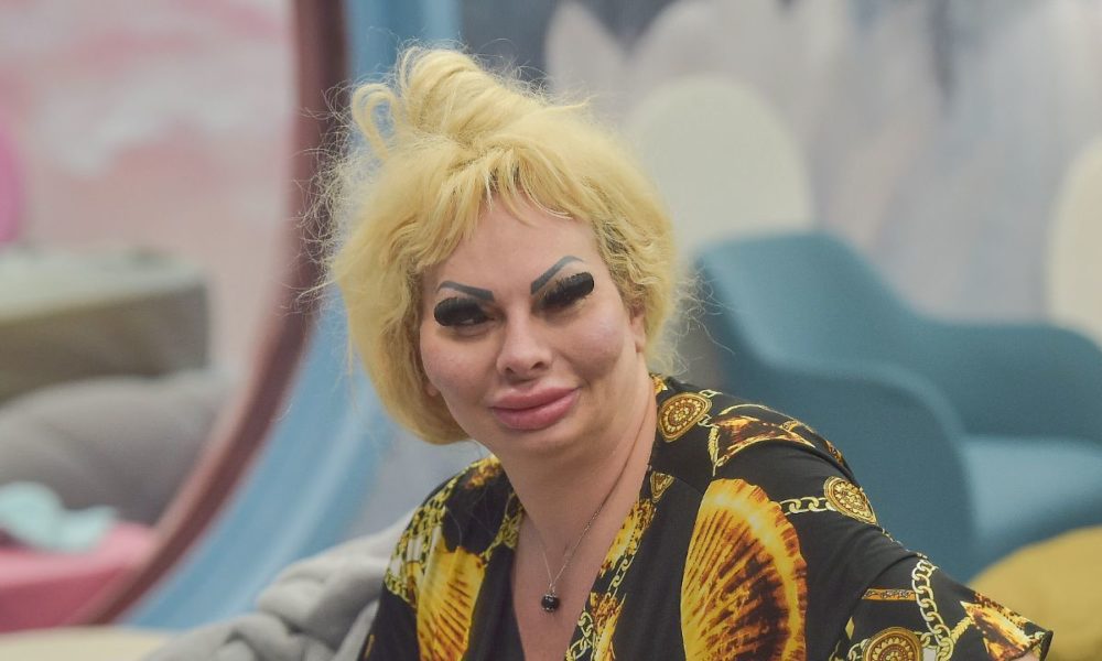 elenoire ferruzzi crocchia 1000x600 1