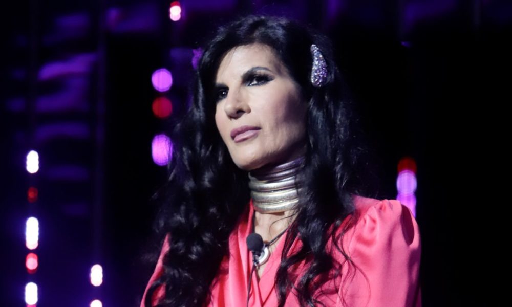 pamela prati con fermaglio 1000x600 1