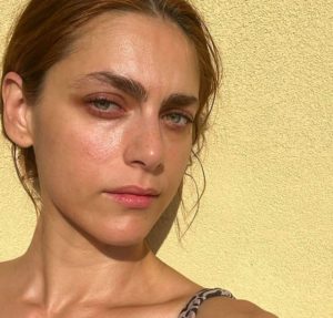 selfie miriam leone 300x287 1