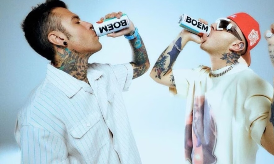 Fedez lazza drink boem