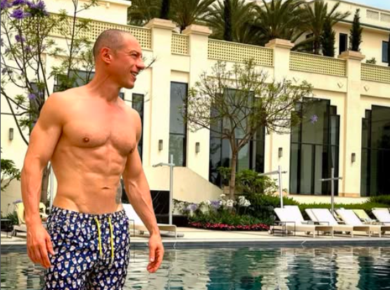 stefano accorsi fisico