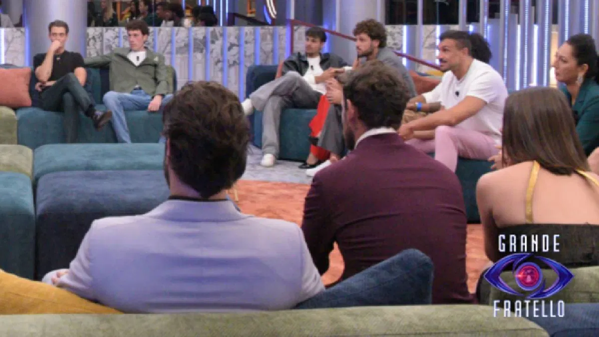 grande fratello concorrente pipi addosso