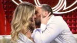 GF Vip, scatta il bacio tra Lucia e Raul: “Farei un figlio con lui”